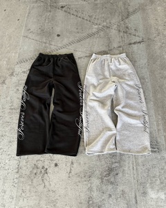Conjunto Deportivo de Otoño Personalizado, Transpirable, de Dos Piezas, con Sudadera con Estampado Serigrafiado y Pantalones Holgados - Product Image 3