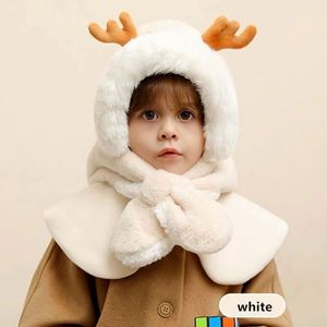 Nuevo Estilo de Moda, Bufanda de Pelo Sintético de Poliéster Cálida y de Alta Calidad, Gorro de Felpa para Niños, a Prueba de Viento, Lindo Gorro de Navidad para Bebés - Product Image 4