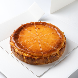Gâteau <span class=keywords><strong>Basque</strong></span> Original Surgelé Fine Bakery 850g 8 Pouces, Gâteau au Fromage Rond Faible en Gras pour Service en Café et Restaurant - Product Image 3