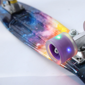 Skateboard à déformation simple pour enfants, planche longue, Skateboard tout Terrain, bon marché, avec roue Flash en Pu - Product Image 5