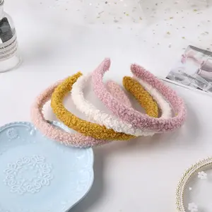 Candy Color Sweet Winter Strick Stirnband Schöne handgemachte pelzige Plüsch Stirnbänder für Frauen Mädchen