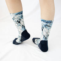 Vente en gros de chaussettes vierges avec design de logo personnalisé Chaussettes de sublimation numérique avec impression 3d pour hommes