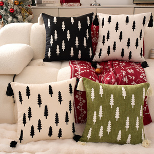<span class=keywords><strong>Housse</strong></span> <span class=keywords><strong>de</strong></span> <span class=keywords><strong>coussin</strong></span> en lin brodée avec un arbre <span class=keywords><strong>de</strong></span> Noël, taie d'oreiller <span class=keywords><strong>de</strong></span> Noël avec des pompons noirs <span class=keywords><strong>et</strong></span> blancs, <span class=keywords><strong>housse</strong></span> <span class=keywords><strong>de</strong></span> <span class=keywords><strong>coussin</strong></span> en toile décorée - Product Image 2