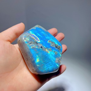 Pietra Naturale di Labradorite Lucidata a Forma Libera con Riflessi Iridescenti per <span class=keywords><strong>Guarigione</strong></span> e Decorazione - Vendita all'Ingrosso - Product Image 2