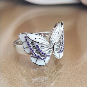 Anello Moda a Farfalla con Smalto Colorato, Design Minimalista ed Elegante, Gioiello da Donna per Uso Quotidiano - Product Image 6