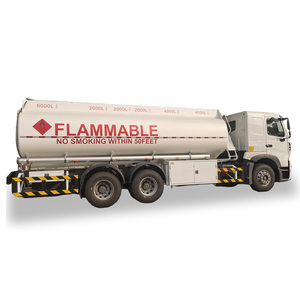 Sinotruk Heavy <span class=keywords><strong>Duty</strong></span> 6x4 20000 litros Howo A7 H77L New Face Camiones de transporte de combustible inflamable Camión cisterna de combustible - Product Image 3