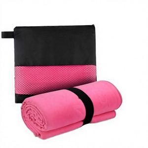 Serviette de plage en microfibre pour enfants avec logo personnalisé, 70x140cm, séchage rapide, légère, avec sac de transport pour les voyages d'été/d'hiver et les activités de plein air - Product Image 1