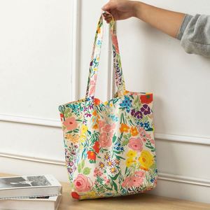 Sac fourre-tout en polyester avec impression par sublimation de fleurs, logo personnalisé, fourni directement par l'usine - Product Image 5