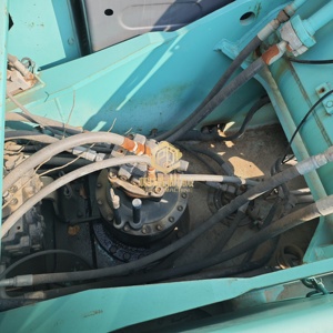 รถขุดไฮดรอลิก Kobelco SK260LC มือสอง รถขุดมือสองพ่นสีจากโรงงาน รถขุด Kobelco SK260LC sk200 มือสอง ขายในราคาพิเศษ - Product Image 4