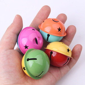 Campanas Navideñas Metálicas Coloridas de 40 mm para Manualidades, Decoración del Hogar y Jardín, Accesorios para Regalos Navideños Z 0008 - Product Image 4