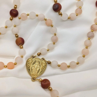 Chapelet catholique Notre-Dame de Guadalupe, aventurine rose mate 8 mm, médaille et crucifix dorés