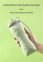 Bouteille d'eau pliable en PP résistante aux hautes températures ; Gourde de sport pliable et extensible facile à ranger pour une utilisation portable en extérieur