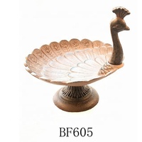 Vente en gros Mangeoire à oiseaux en fonte Lapin Bain unique Nouveau design Mangeoire à oiseaux décorative en métal pour le jardin Bain pour l'extérieur