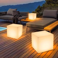 Set Tavolo e Sedie a Cubo LED Ricaricabile Impermeabile da 40 cm, Stile Francese per Esterni e Hotel, 5W, Mobili da Bar in Plastica Foshan