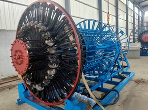 เครื่องจักรผลิตท่อคอนกรีตใหม่พร้อมมอเตอร์ PLC แกนเหล็กกล้าขึ้นรูป รวมถึงชิ้นส่วนหลักเช่นแบริ่งและเครื่องยนต์ - Product Image 3