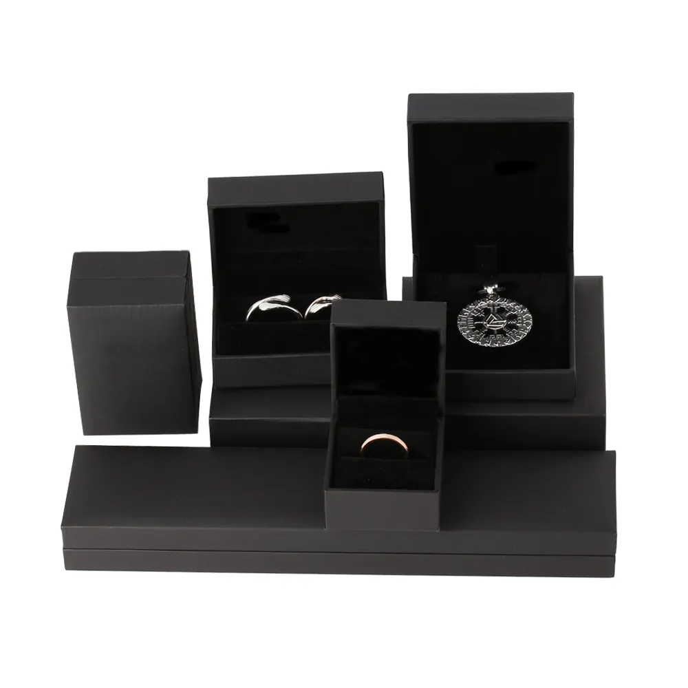 Groothandel Custom Logo Zwart Kunstleer Papier Sieraden Doos Luxe Earring Bangle Armband Hanger Ring Box Sieraden Verpakking Box