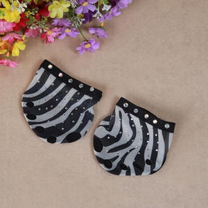 2025 WX019 <span class=keywords><strong>bailarina</strong></span> <span class=keywords><strong>de</strong></span> alta calidad, cubiertas <span class=keywords><strong>de</strong></span> diamantes <span class=keywords><strong>de</strong></span> imitación <span class=keywords><strong>de</strong></span> cebra <span class=keywords><strong>de</strong></span> 5 agujeros, práctica <span class=keywords><strong>de</strong></span> danza del vientre, zapatos para pies, plantilla <span class=keywords><strong>de</strong></span> danza del vientre, cubiertas para zapatos - Product Image 5