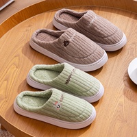 Chaussons d'hiver chauds en coton à carreaux pour femmes, semelle épaisse en PVC, chaussures d'intérieur