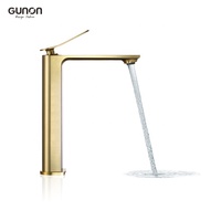 Lavatorio carré en or de haute qualité Monté à un trou Design minimaliste Noyau de valve en céramique Robinet de salle de bain de luxe