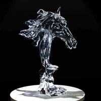 Sculpture de tête de cheval en résine transparente de luxe, aspect cristal clair, décoration de hall d'hôtel, statue d'animal d'art moderne