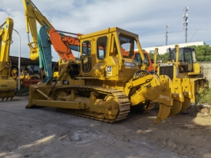Bulldozer sur chenilles Caterpillar CAT D7G d'occasion, capacité de la benne de 8,6 m, modèle 2023, moteur de 90 CV, fabriqué au Japon, en promotion - Product Image 4