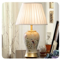 Nouvelle lampe de table en céramique avec peinture de fleurs et d'oiseaux en porcelaine, design classique, artiste chinois, décoration de chevet à domicile