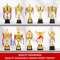 Moule d'usine OEM grande coupe de trophée de football pour le sport et le jeu coupe de trophée moderne créative avec pièces personnalisées trophées de football personnels