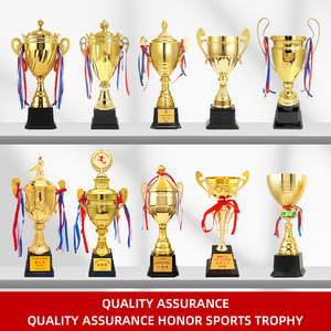 Molde de fábrica OEM Big Soccer Trophy Cup para deporte y juego Creative Modern Trophy Cup con piezas personalizadas Trofeos de fútbol personales - Product Image 3