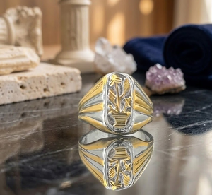 DIVYORO Bague moderne pour homme en cuivre et laiton plaqué or, bijou classique et festif pour fêtes, mariages, anniversaires et usage quotidien - Product Image 1