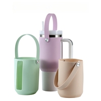 Nouveauté 2026 Emerit Wholesale : Manchons de protection en silicone personnalisables (logo et couleur) pour gobelets de 40 oz et supports de bouteilles