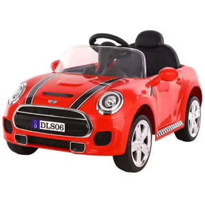 Une <span class=keywords><strong>voiture</strong></span> électrique à deux moteurs et alimentée par batterie, utilisée par des enfants. - Product Image 2