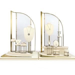 Présentoir de Luxe Personnalisé pour Bijoux en Métal – Support de Rangement pour Bagues, Boucles d'Oreilles et Colliers – Buste de Présentation de Bijoux - Product Image 1