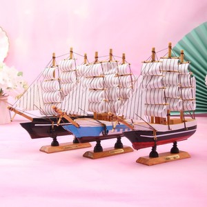 Modelo de velero Yu Mo con luces que cambian de color para decoración de escritorio en el hogar - Product Image 2
