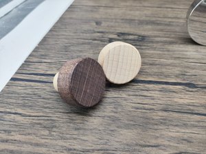 Bouchon en polymère personnalisable avec effet métallique brillant et logo imprimé, gravure laser, couvercle en bois - Product Image 5