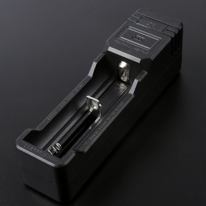 Chargeur intelligent à fente unique pour batteries au lithium 18650 26650 avec protection de sécurité, charge USB 10W, fabriqué à Shenzhen - Product Image 1