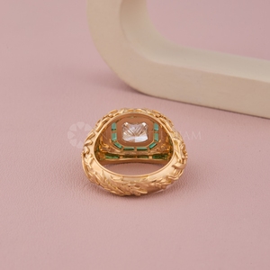 Bague élégante en or jaune avec diamant de laboratoire taille radiant, bijoux fins pour homme, provenance Inde - Product Image 4