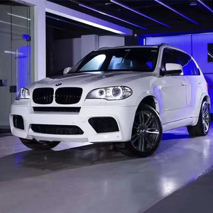 Nouveau kit carrosserie OUER pour BMW X5 E70 2007-2013 : pare-chocs avant et arrière avec découpes pour feux antibrouillard, installation par visserie - Product Image 4