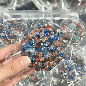 ของเล่นบีบยืดได้รุ่นเมจิก 6 ซม. ลูกปัดเรืองแสง ของเล่นบีบ TPR บรรเทาความเครียด ของขวัญสำหรับเด็กและผู้ใหญ่ สร้างบรรยากาศแห่งความสุข - Product Image 3