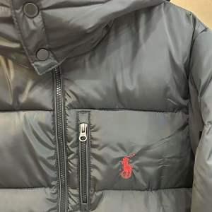 Veste d'hiver unisexe à capuche en polaire épaisse, coupe-vent, imperméable, zippée, chaude et polyvalente, en coton ample, idéale pour les trajets en extérieur - Product Image 6