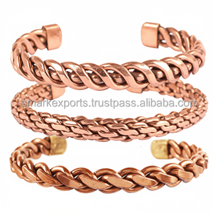Bracelet en cuivre élégant fait main pour hommes et femmes, accessoire magnétique pour soulager la douleur, au style intemporel - Product Image 1