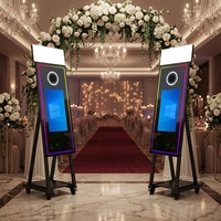 Miroir Magique 45 pouces pour Selfie et Photobooth, Lumières RGB, Haut-parleurs, Caméra, Capacité 15 Personnes pour Mariages et Événements
