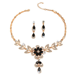 Conjunto de Collar y Pendientes de Aleación de Zinc Dorada con Flor Hueca y Diamantes de Imitación Negros, Superventas Transfronterizo Europeo y Americano para Mujer - Product Image 5