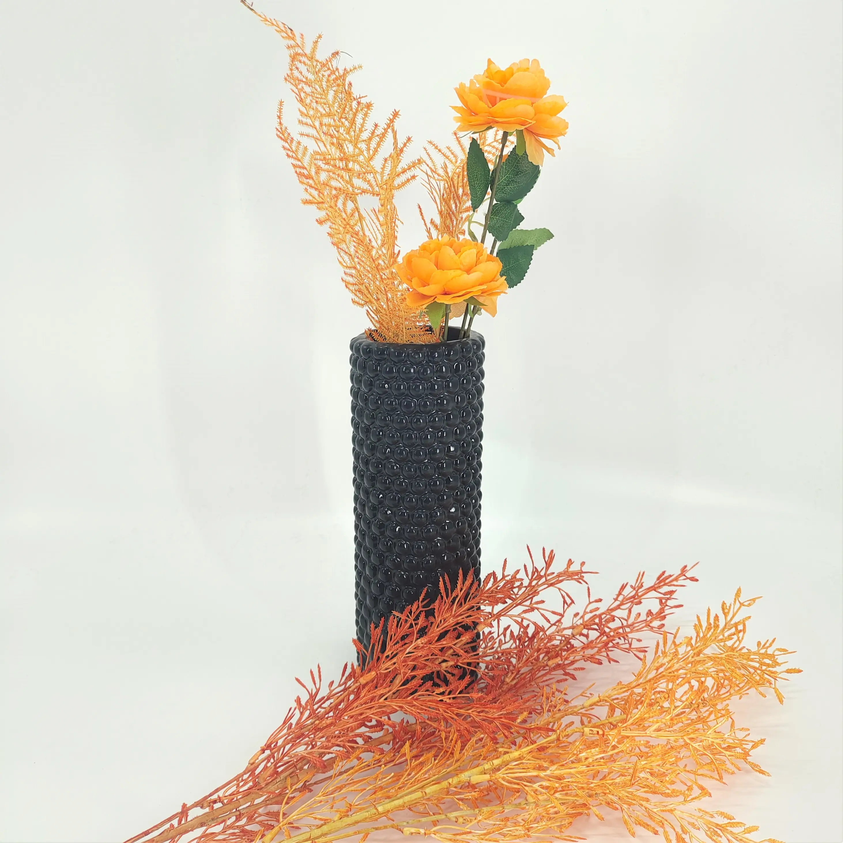 Customized Resin black Round flower vase creative arts crafts for modern hotel home decoration