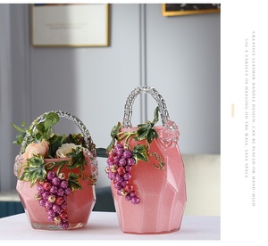Jarrón decorativo de metal con diseño de uva, estilo mimbre, de lujo ligero, creativo, para sala de estar, cesta tejida a mano, adorno para el hogar. - Product Image 1
