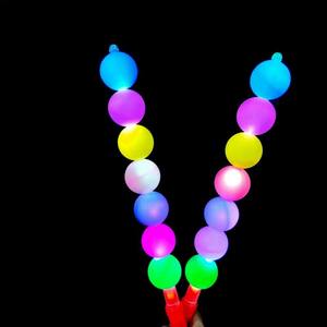 Bâtons lumineux LED colorés, fournitures pour fêtes de Noël, d'anniversaire, de mariage, gourde en plastique scintillante pour événements lumineux - Product Image 1