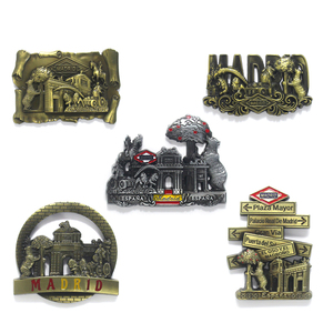 Vendita all'ingrosso in Spagna Souvenir in metallo magnete orso albero Puerta Del Sol Plaza Mayor personalizzato 3D promozionale Madrid magneti da frigo - Product Image 1