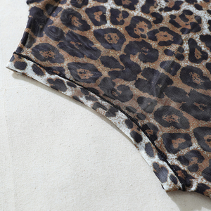 Top da donna snellente con stampa leopardata Sexy trasparente dal Design popolare Top <span class=keywords><strong>senza</strong></span> <span class=keywords><strong>maniche</strong></span> a mezza <span class=keywords><strong>dolcevita</strong></span> per l'estate - Product Image 6