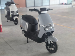 Motocicleta de Larga Duración 120KM, 2000W, 72V, Carga Rápida, EEC COC, para Viajes Largos - Product Image 3