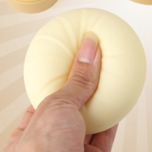 Juguete antiestrés de panecillo grande al vapor, char siu bao, juguete antiestrés pequeño y blandito, juguete para apretar, juguete realista con aroma a leche xiao lon - Product Image 3
