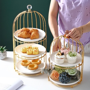 Yaratıcı altın Metal kuş kafesi tek ve çift katmanlı ekran kek tatlı otel düğün dekorasyon için seramik tepsi ile standı - Product Image 3